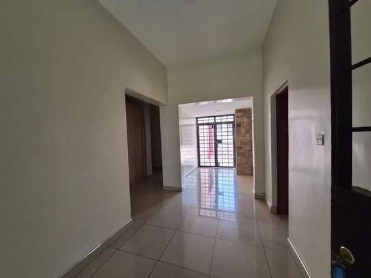 5 Bed Townhouse with En Suite in Kiambu Road image 8