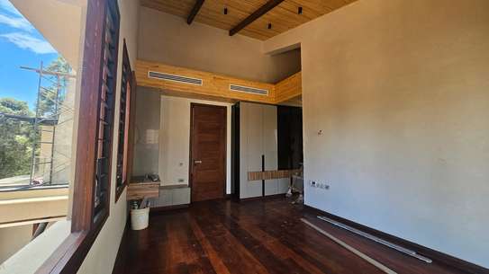 5 Bed Townhouse with En Suite in Runda image 4