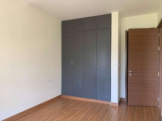 1 Bed Apartment with En Suite at Riverside Drive image 6