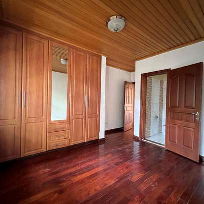 All Ensuite  5 Bedrooms  Townhouse In Lower Kabete Road image 9