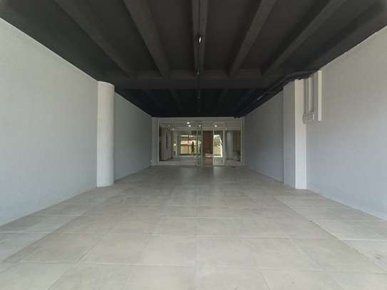 850 ft² Office with Service Charge Included in Parklands image 4