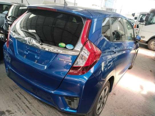 Honda fit hybrid image 4