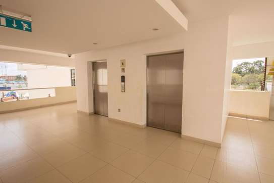 3 Bed Apartment with En Suite in Thika Road image 4