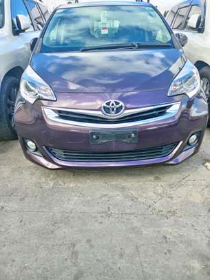 Toyota Ractis maroon image 5