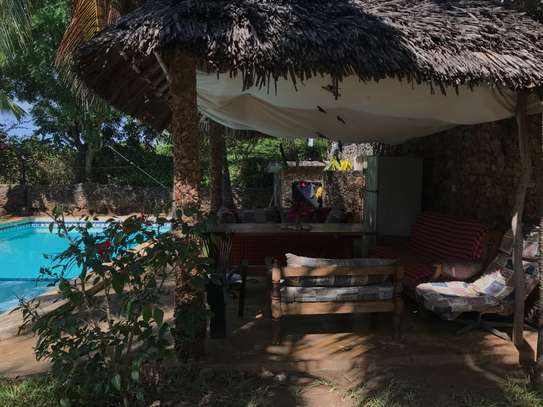 2 bedroom house for sale in Malindi near Marine Park Beach image 3