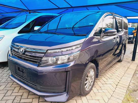 Toyota Voxy 2016 2wd 8seater image 2