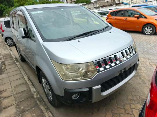 Mitsubishi Delica D5 image 14