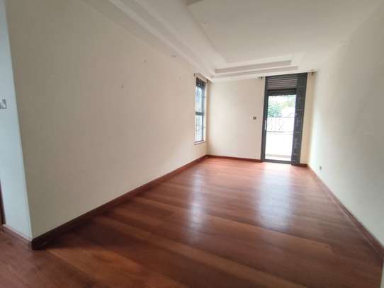7 Bed Townhouse with En Suite in Nyari image 6