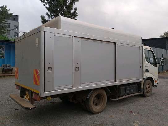 Toyota Dyna with Refrigeration image 5