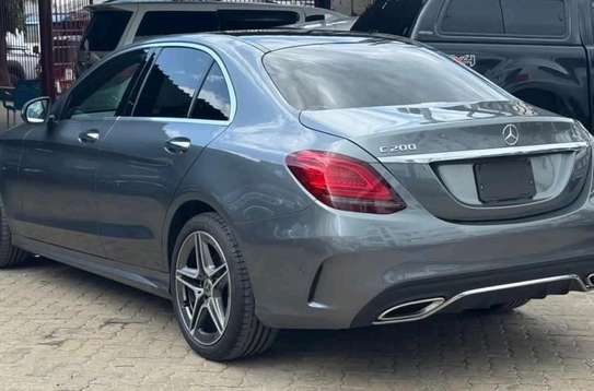 Mercedes-Benz C200 AMG image 12