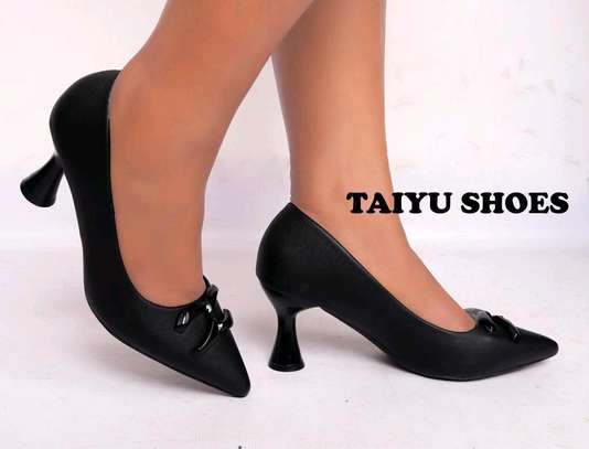 Taiyu closed heels image 4