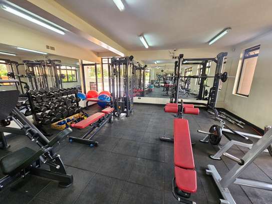 4 Bed Apartment with En Suite in Riverside image 1