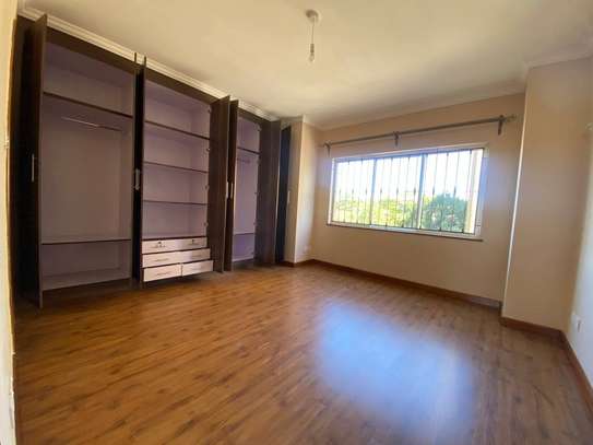 2 Bed Apartment with En Suite in Kilimani image 7
