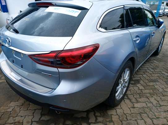 Mazda Atenza Hatchback image 3