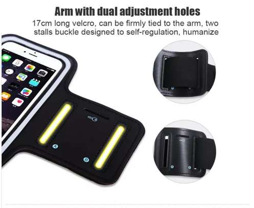 ARMBAND FIT FOR IPHONES AND SMARTPHONES image 10