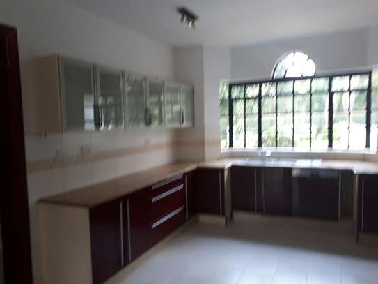 5 Bed Townhouse with En Suite at Lavington Green image 16