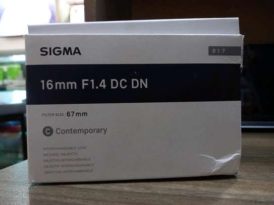 Sigma 16mm F1.4 camera lens image 1