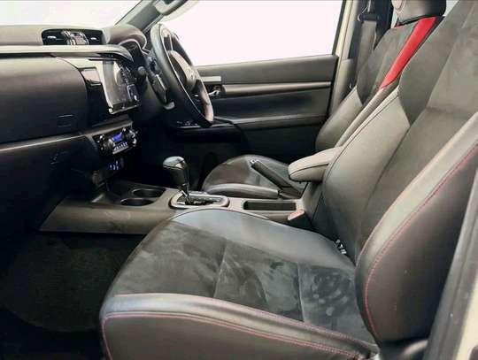 2022 Toyota Hilux GR Sports Series image 17