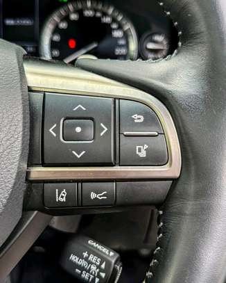 Lexus LX570 Grey 2018 image 6