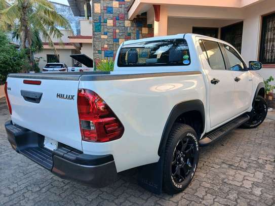 Toyota hilux double cub for sale in Kenya image 8