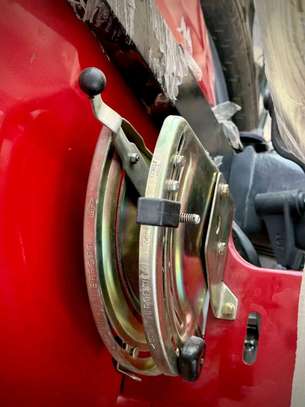 Massey Ferguson 385 4wheel image 8