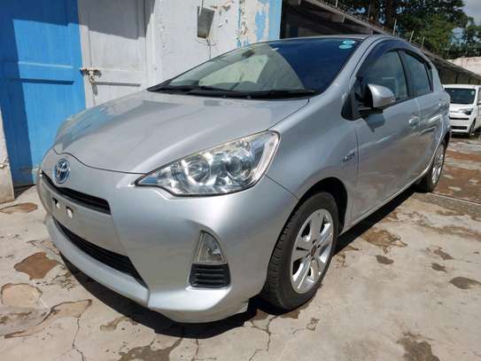 Make Toyota Aqua silver 2017 model. image 12