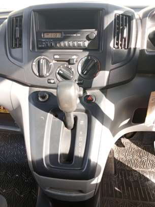 NISSAN NV200 image 2