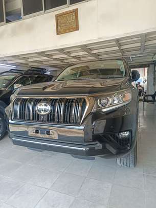Toyota land Cruiser Prado TX-L Black 2021  7 seater image 4