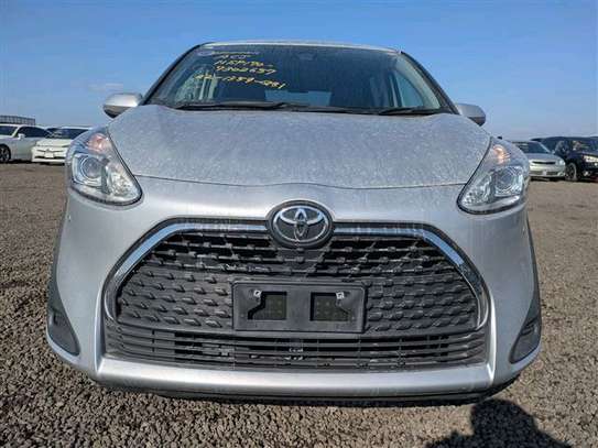 Toyota sienta 2022 model normal image 3