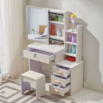 Dressers: Dressing Table for Bedroom image 3