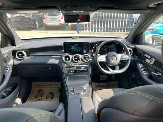 Mercedes Benz GLC 300 image 6