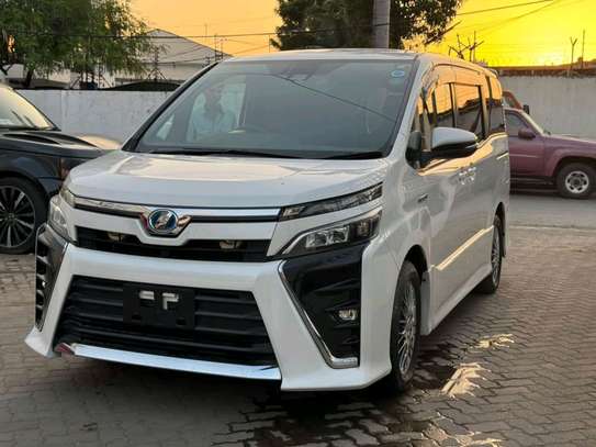 Toyota Voxy Hybrid white 2019 image 2
