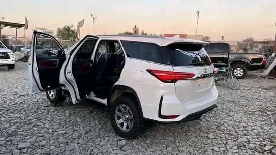 Toyota Fortuner White 2018 4x4 image 13