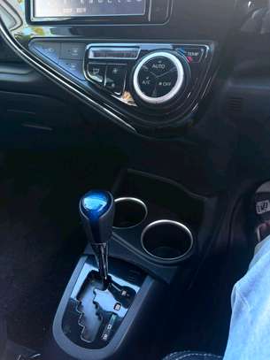 Toyota   aqua hybrid image 11