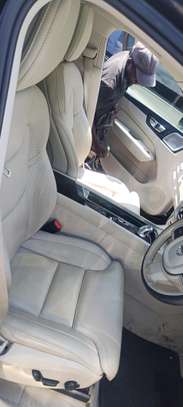 Volvo XC60 Black Luxury SUV Spacious & Safe image 9
