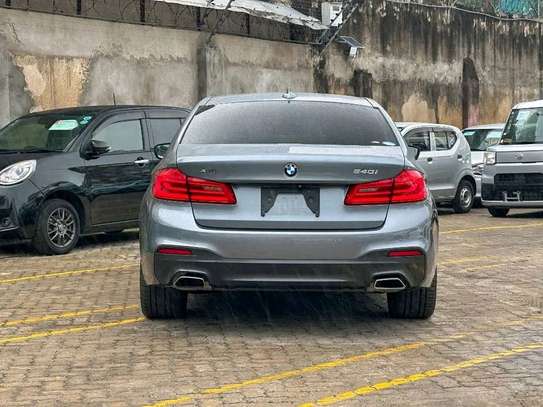 BMW 540i metallic Blue 2019 image 4