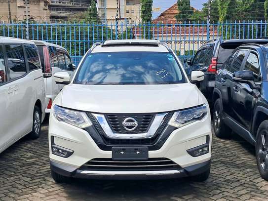 Nissan X-Trail sunroof image 3