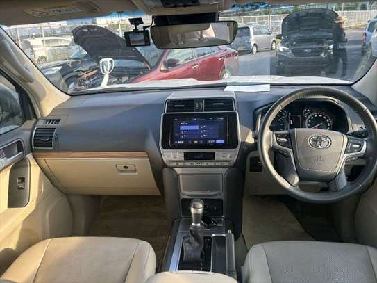 LANDCRUISER PRADO,2019,PETROL image 9