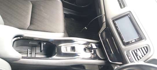 Honda Vezel Hybrid white 2018 image 3