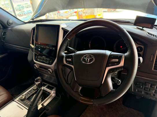 Toyota land cruiser ZX image 8