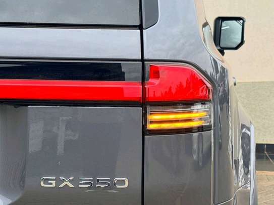 2025 Lexus GX550 image 10