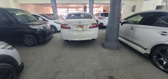 Used Nissan fuga 250GT image 4