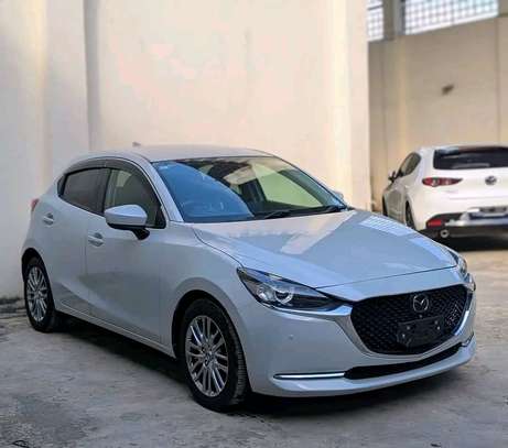 MAZDA 2,2020,2WD,( WE ACCEPT HIRE PURCHASE DEPOSIT 600K) image 3