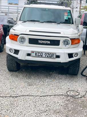 TOYOTA FJ CRUISER 2013MODEL PETROL image 2