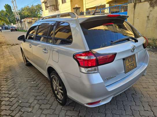 Toyota Fielder image 3