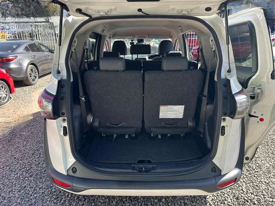 Toyota Sienta 7-Seater White Color fully loaded 2019 model. image 4