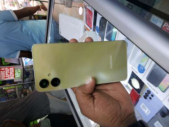 Samsung Galaxy A06 image 3