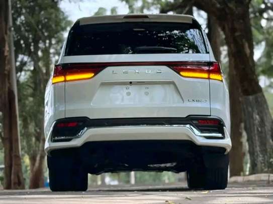 2023 Lexus LX600 image 7