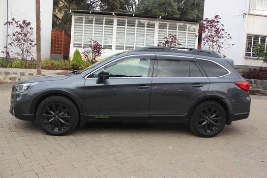 Subaru Outback 2019 Leather, Roof rails, 37,000 Kms image 2