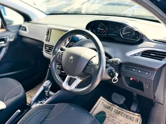 PEUGEOT 208 BLACK 2019 image 8